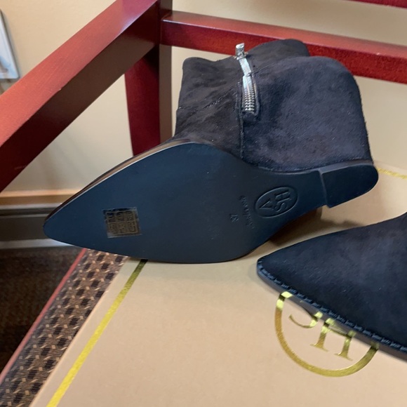 Black suede wedge heel bootie. Size 37 (US 7) NWT New with box - Picture 3 of 4